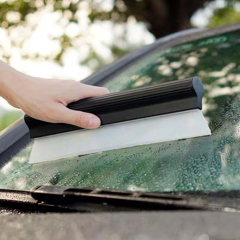 Flexible non-scratch window wiper and wet film