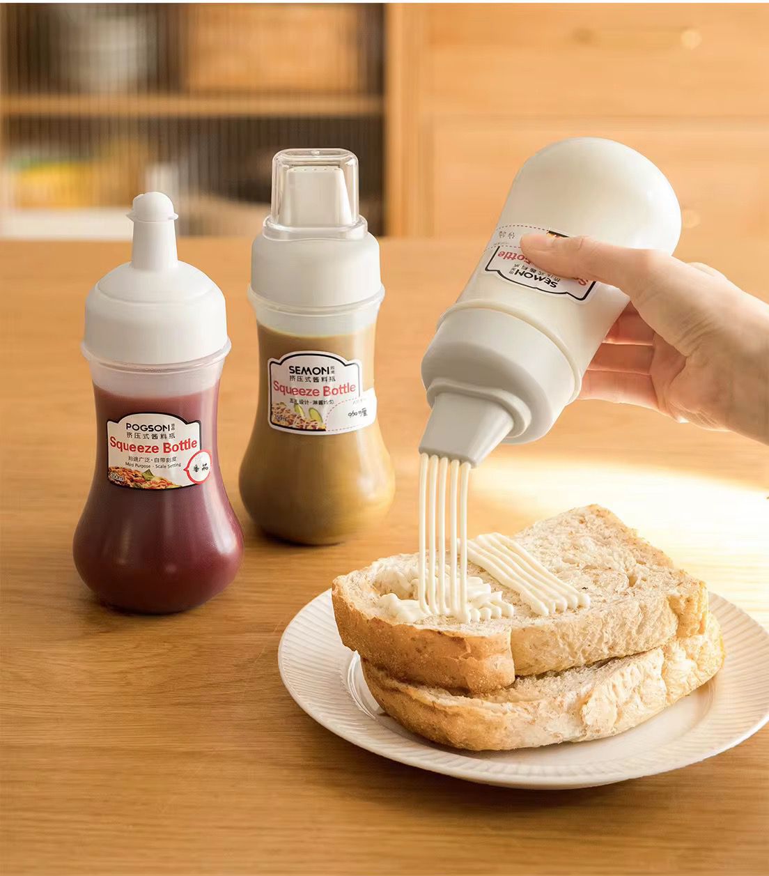 Sauce bottle squeeze
